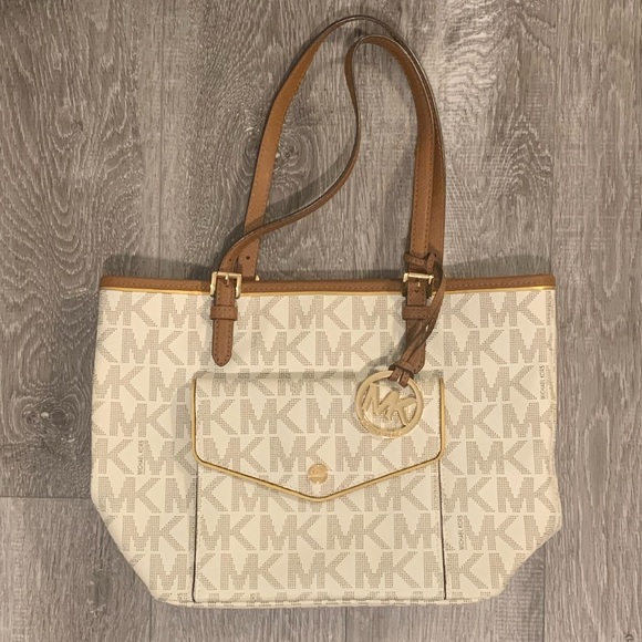 Michael Kors Handbag - Picture 1 of 6